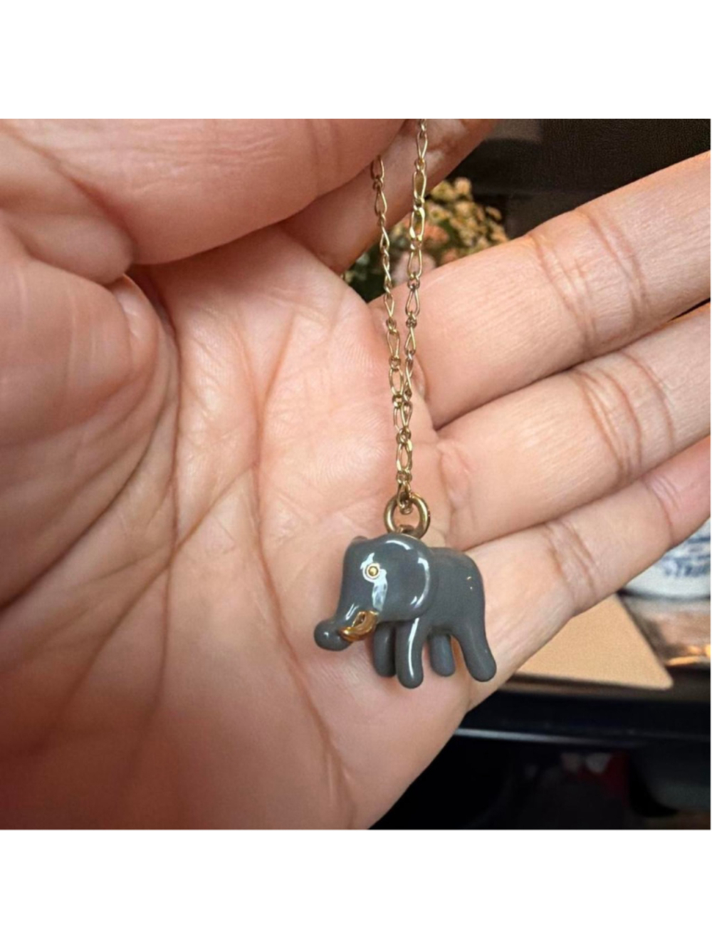 #jcrew early 2000’s Gray elephant pendant necklace